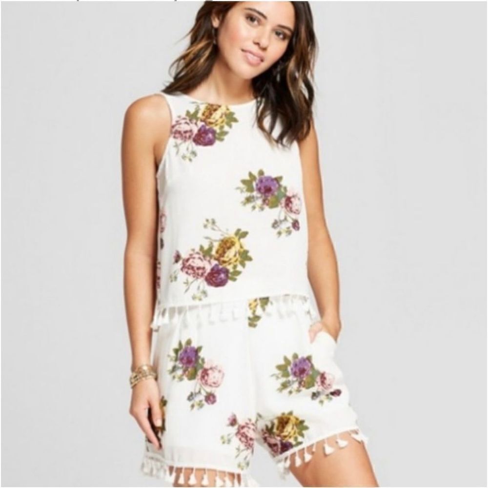 NWT Womens Love At @ First Sight Floral Boho Tassel Trim Tank Top - Sz L